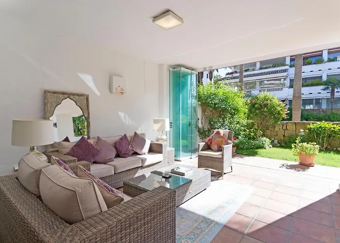 Canas Beach, Ground Floor First Line Beach, Golden Mile Apartment *