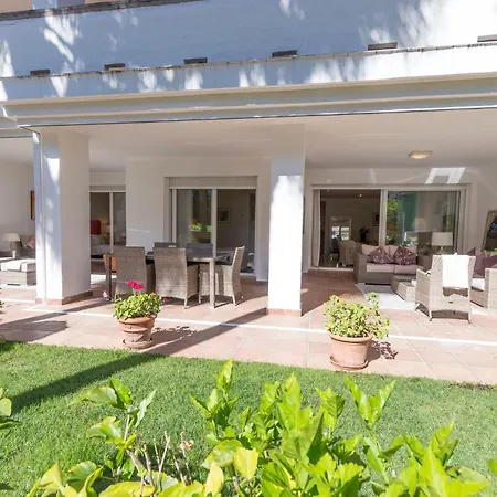 Apartment Canas Beach, Ground Floor First Line Beach, Golden Mile
